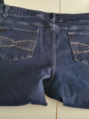 Lee Women’s Dark Blue Straight Leg Jeans with Embroidered Back Pockets